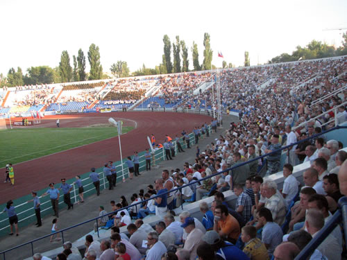 Трибуны Центрального стадиона были переполнены 15 июля 2009 года